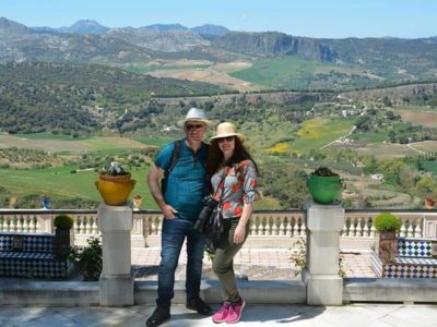 Quand la surdité ouvre la voie à l’amour et aux voyages